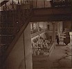 В одном из помещений Одесской чаеразвесочной фабрики В. Высоцкого и Ко.  [начало XX века]